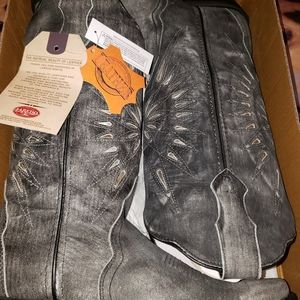 New ladies laredo boots